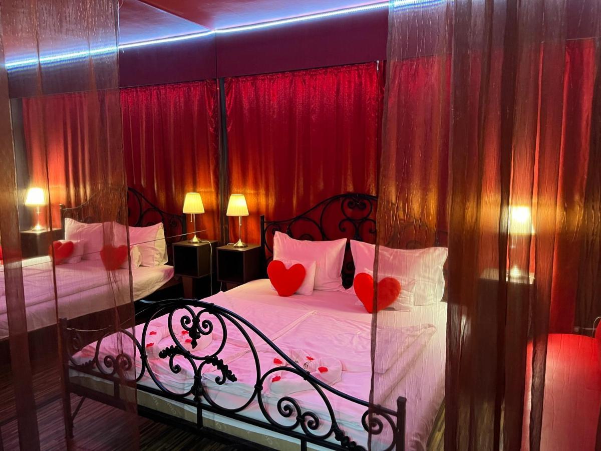 Hotel Corvin 귤러 외부 사진