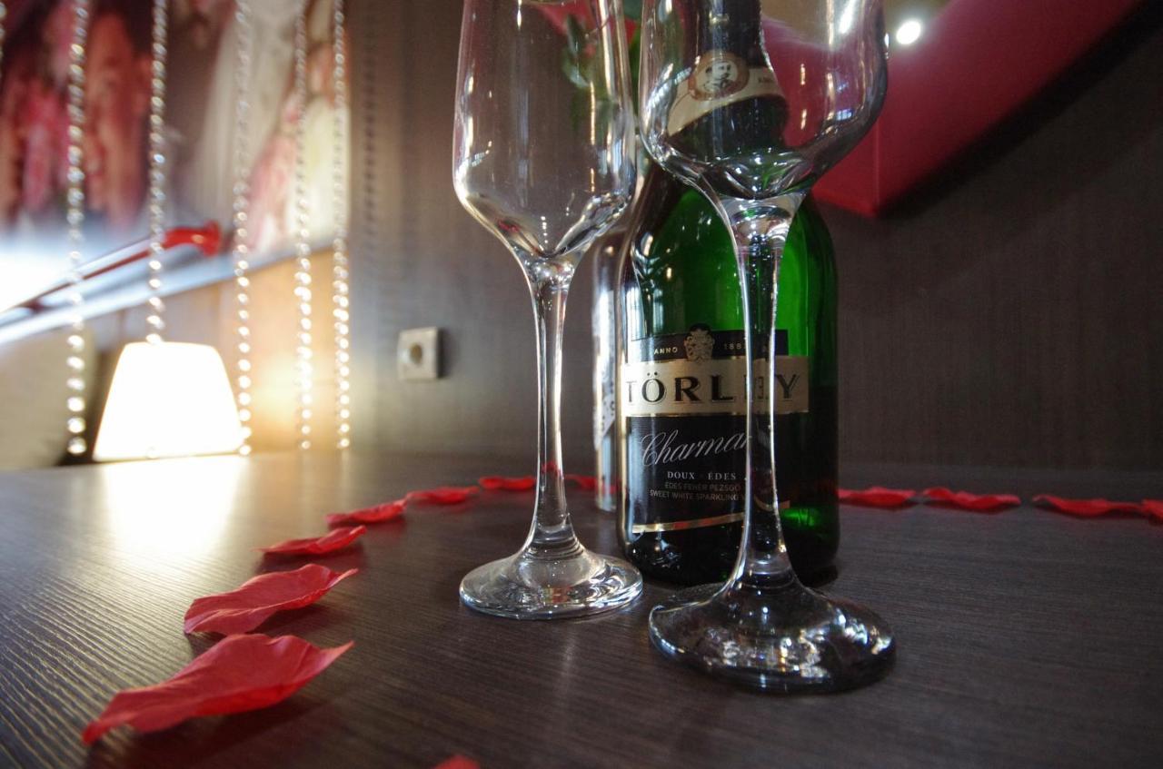 Hotel Corvin 귤러 외부 사진