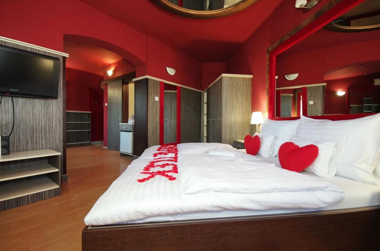 Hotel Corvin 귤러 외부 사진