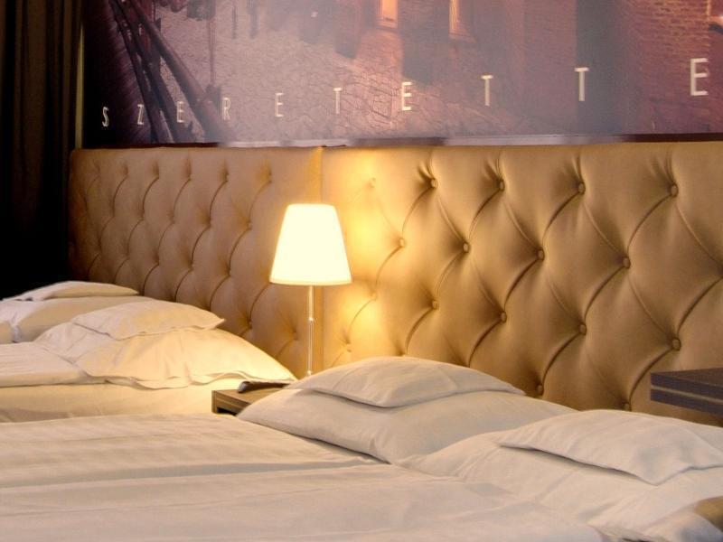 Hotel Corvin 귤러 외부 사진